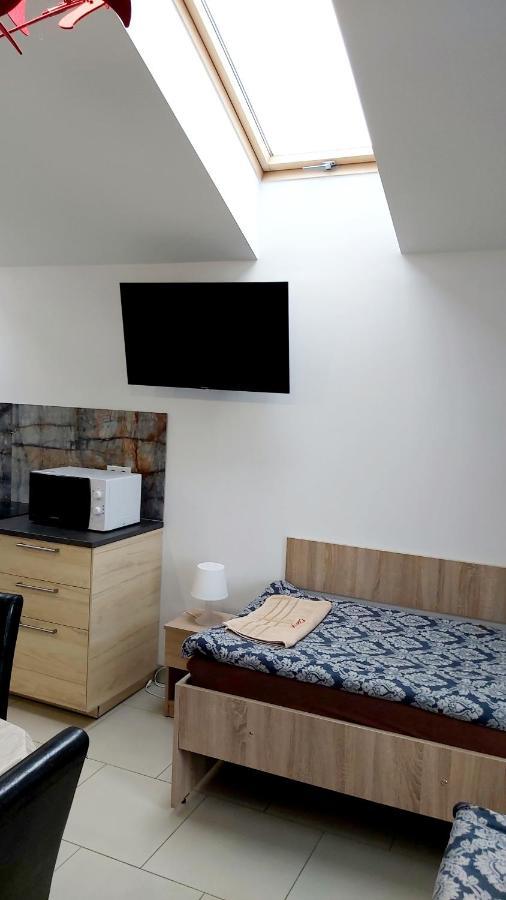 Apartamenty Daisy โกจัลโควิเซ-เซดรอย ภายนอก รูปภาพ