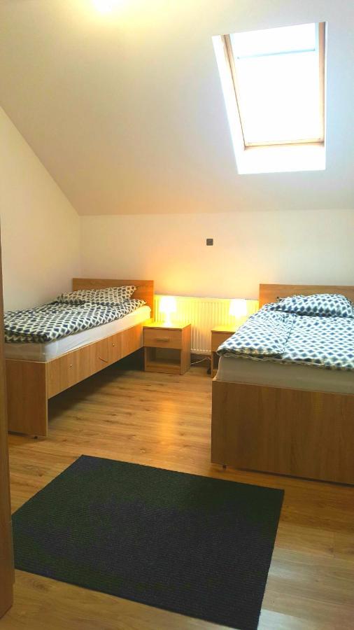 Apartamenty Daisy โกจัลโควิเซ-เซดรอย ภายนอก รูปภาพ