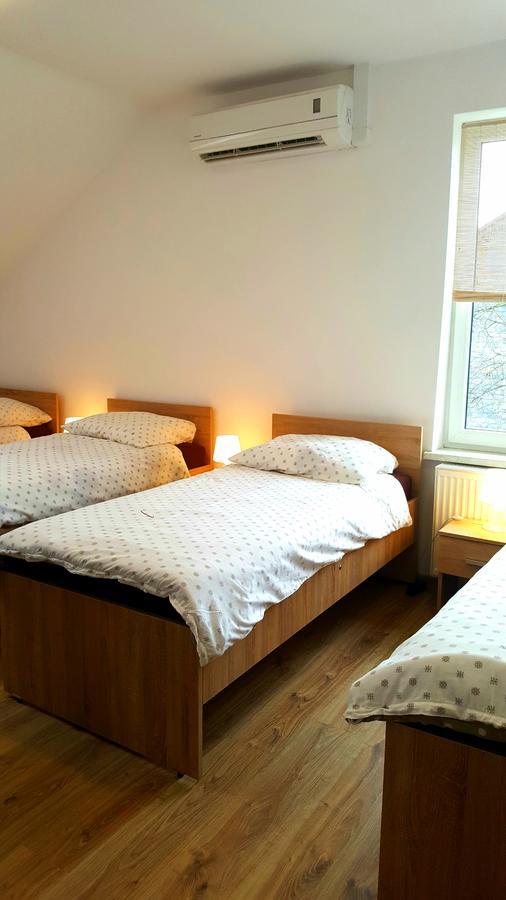 Apartamenty Daisy โกจัลโควิเซ-เซดรอย ภายนอก รูปภาพ