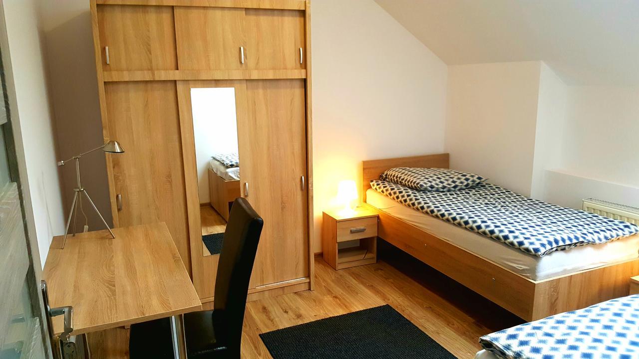 Apartamenty Daisy โกจัลโควิเซ-เซดรอย ภายนอก รูปภาพ