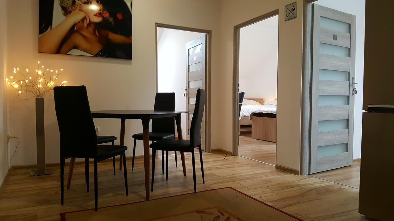 Apartamenty Daisy โกจัลโควิเซ-เซดรอย ภายนอก รูปภาพ