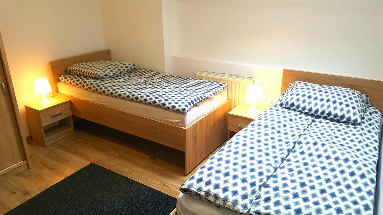 Apartamenty Daisy โกจัลโควิเซ-เซดรอย ภายนอก รูปภาพ