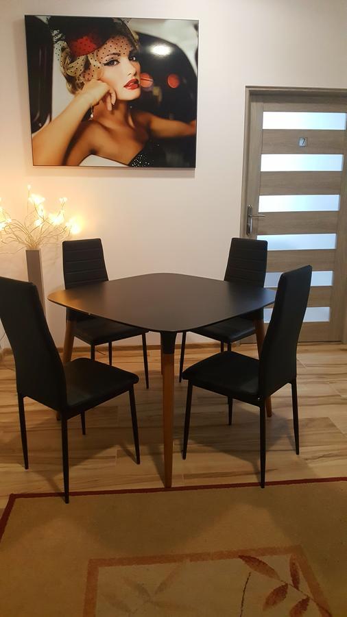 Apartamenty Daisy โกจัลโควิเซ-เซดรอย ภายนอก รูปภาพ